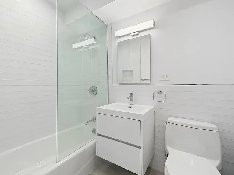 175 W 12th St #10E — Photo 9