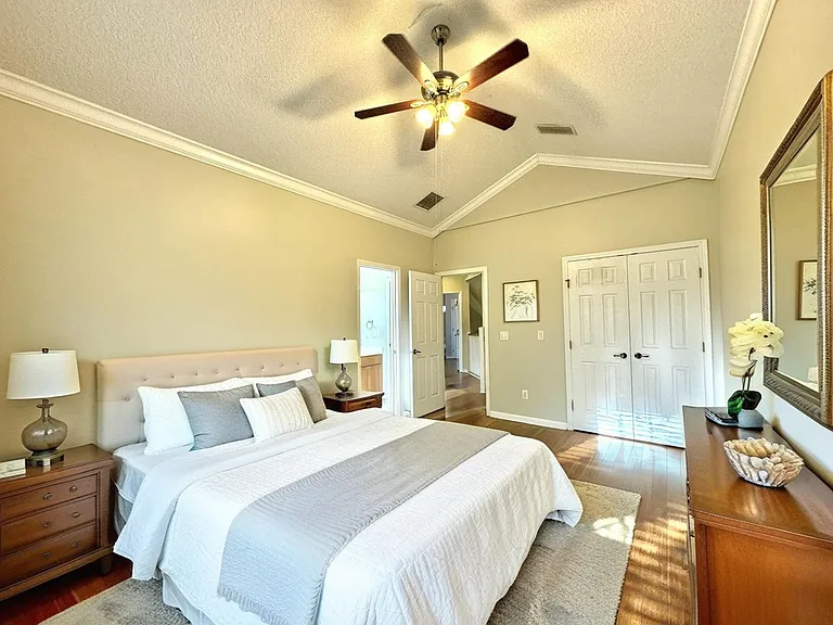 900 Paradise Ln — Photo 16