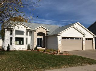 870 Snowbird Dr, Red Wing, MN 55066