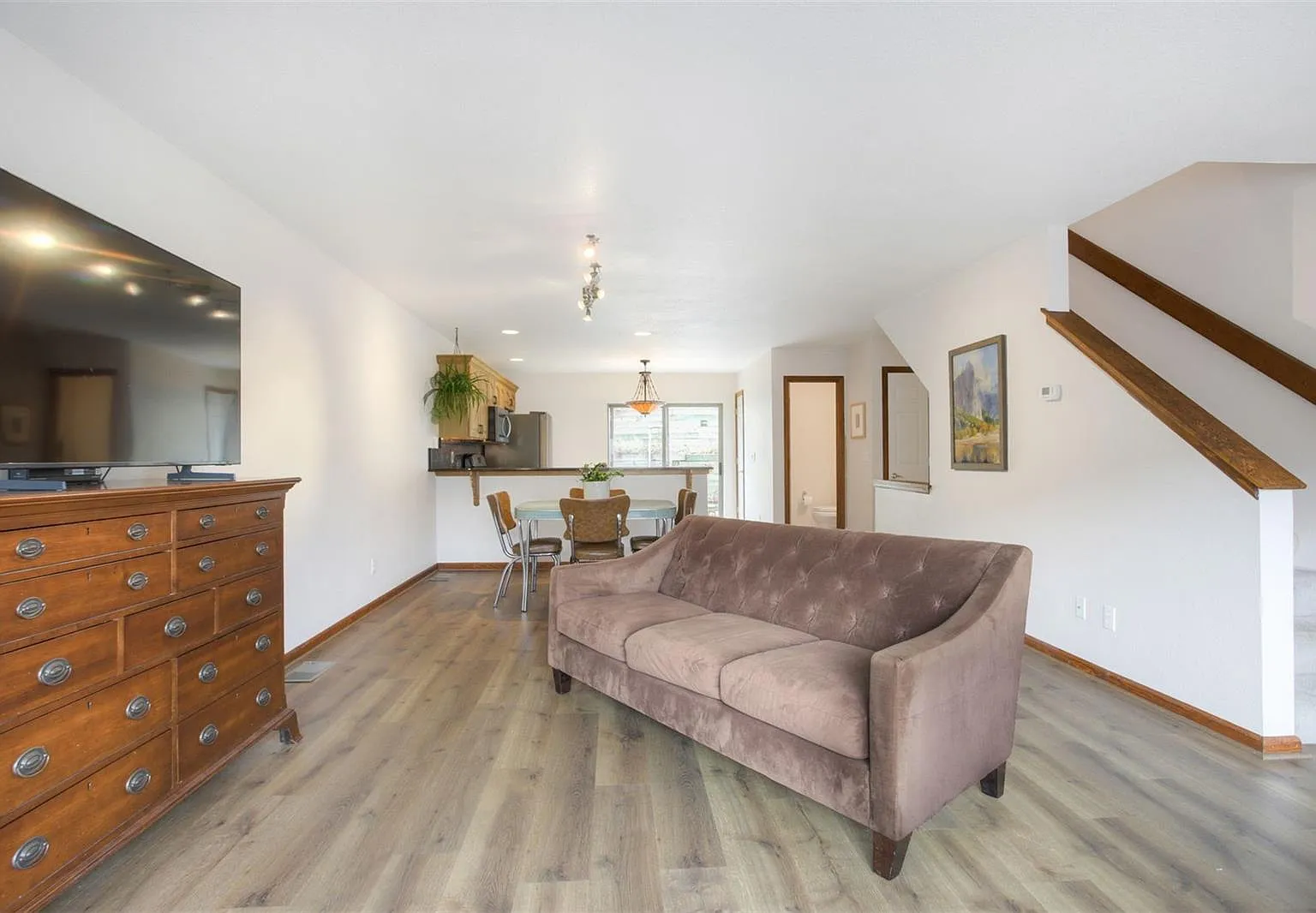 2 bed, 2.5 bath, 1234 sqft, $3,200 — Photo 3