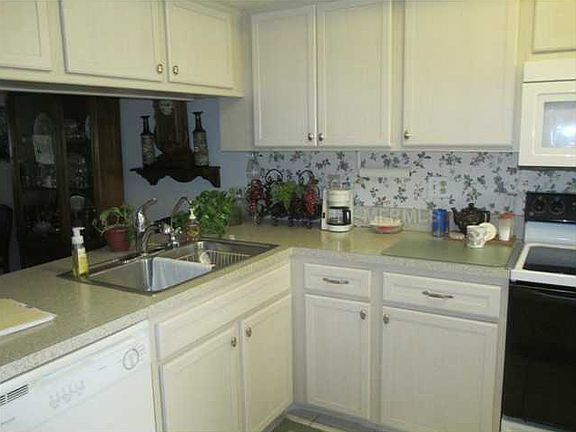 3rd image of 9450 Harbor Greens Way APT 506