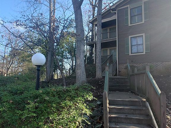2nd image of 2090 Greenwood Pl SW