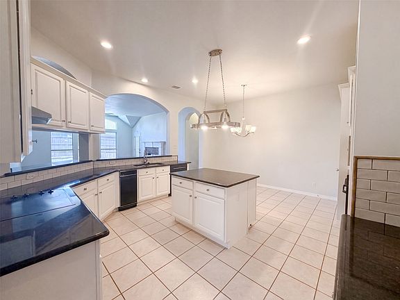 2nd image of 6 Cimarron Ct