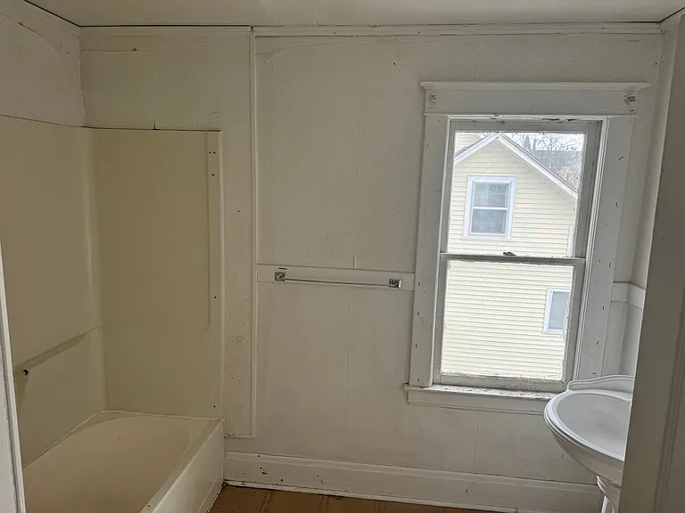 708 Hancock St — Photo 18