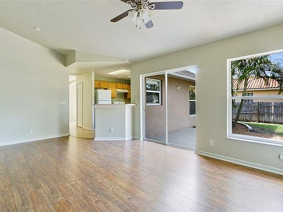 3rd image of 1125 SW Gardena Ave