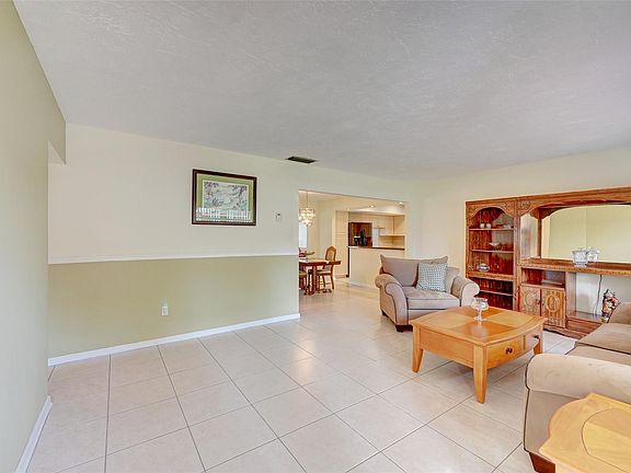 4th image of 1910 NW 106th Avenue