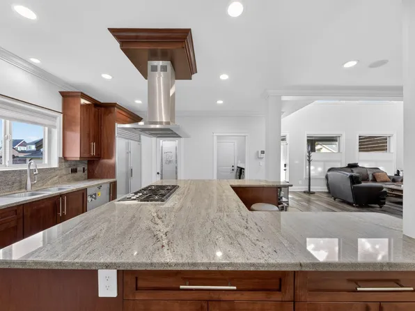 7257 197b St, Langley, BC V2Y 3H7