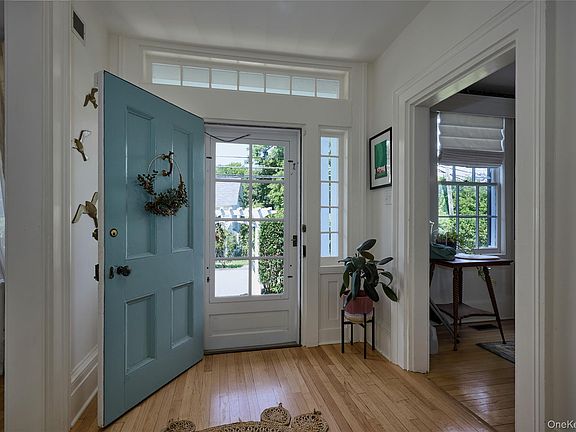 4th image of 111 Washington Spring Road