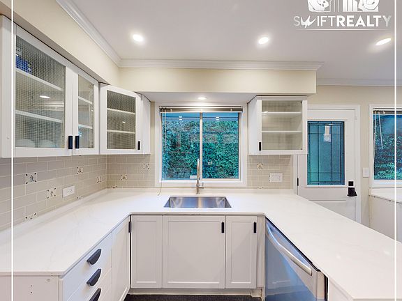 05_4190 Ferndale Ave_kitchen1_01302025