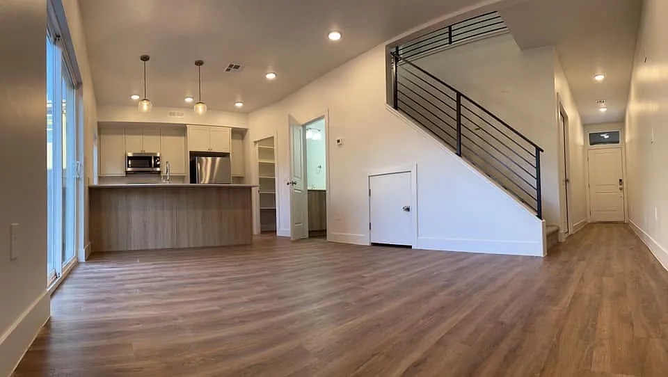 3 bed, 2.5 bath, 1425 sqft, $2,250 — Photo 4