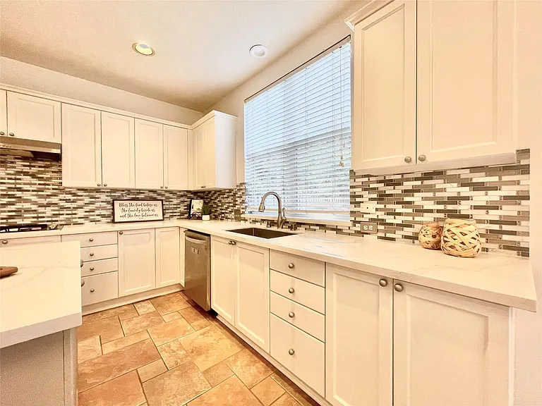 11 Dalea Pl — Photo 19