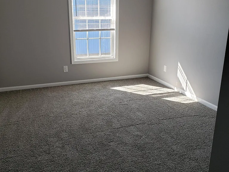 438 E Beecher St — Photo 13