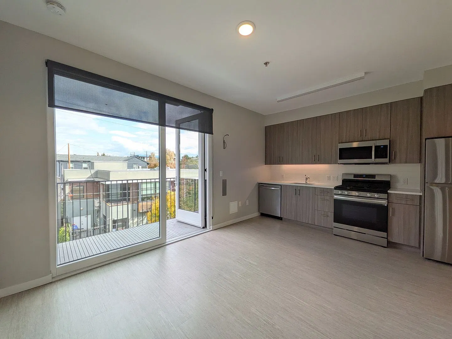 Division 31 Apartments — Photo 2