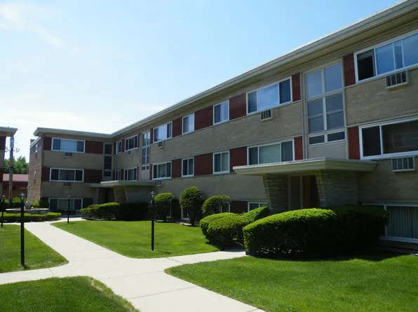 6825 W Raven St, Chicago, IL 60631