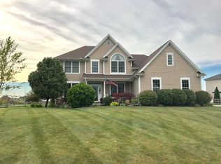 2100 Huron Ct, Perrysburg, OH 43551