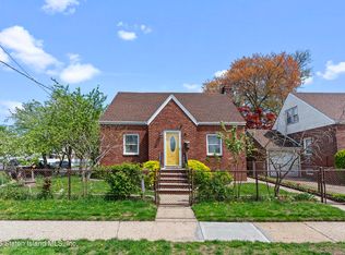 221 Willowbrook Rd, Staten Island, NY 10302