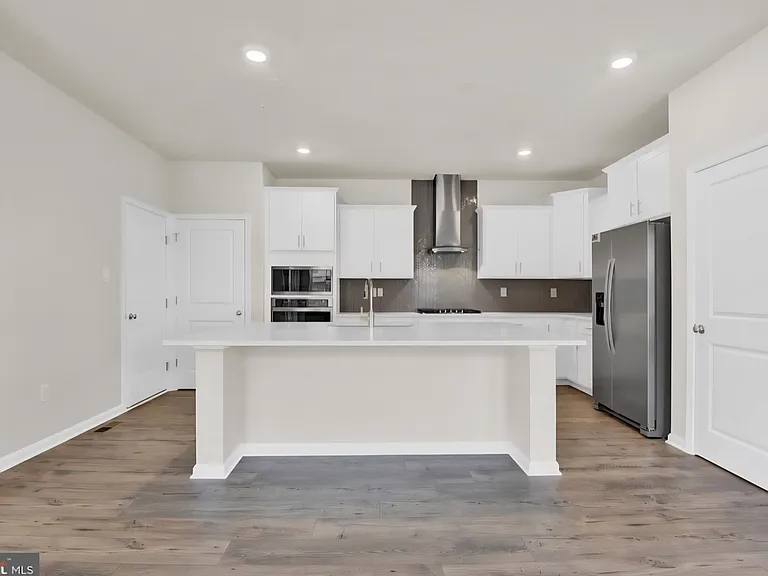 404 Constellation Ln — Photo 4