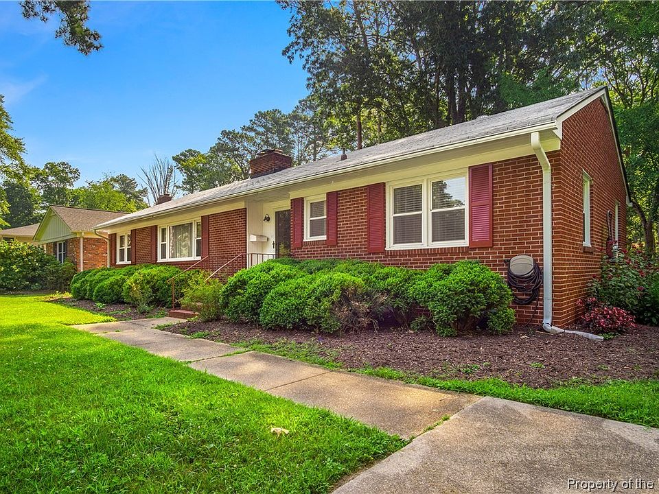 1st image of 302 Dogwood Dr