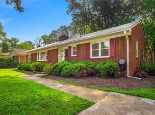 302 Dogwood Dr, Newport News, VA 23606