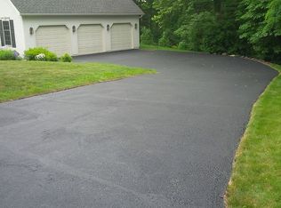 13 Hounds Chase Dr, Bloomsburg, PA 17815