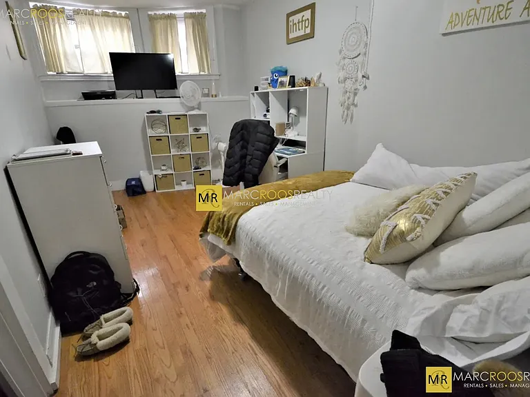 587 Beacon St #B — Photo 9
