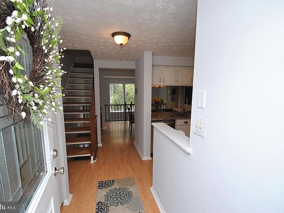 3rd image of 3 Stillwood Cir