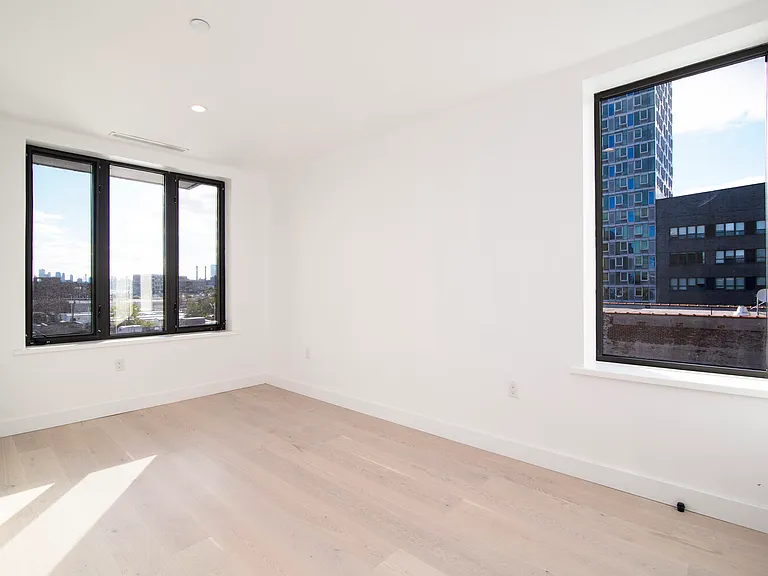 222 51st Ave #2C — Photo 5