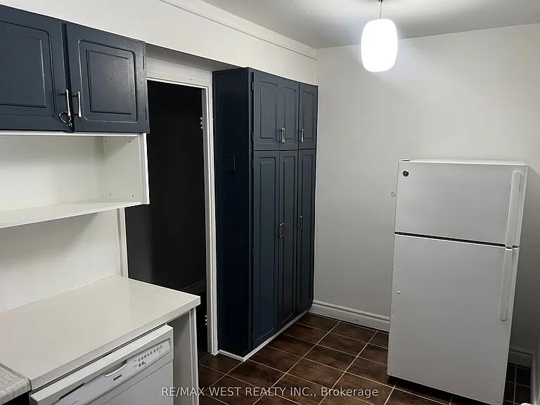 130 Neptune Dr #202 — Photo 7