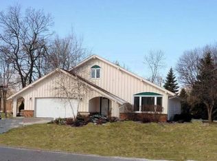 7520 W Lake Dr, Wind Lake, WI 53185