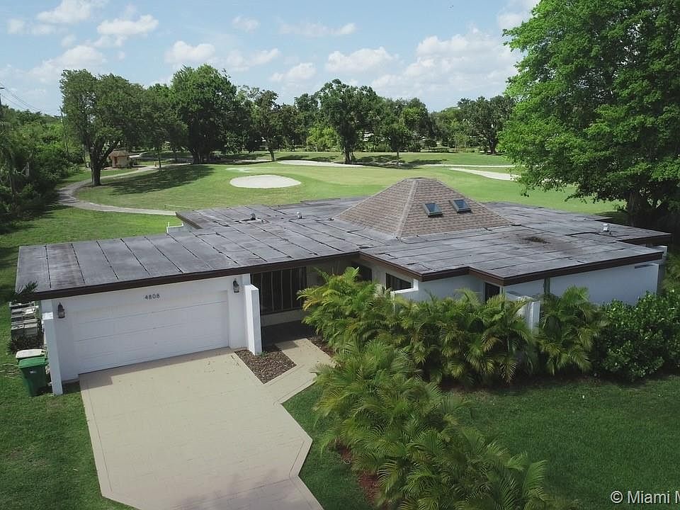 1st image of 4808 Queen Palm Ln