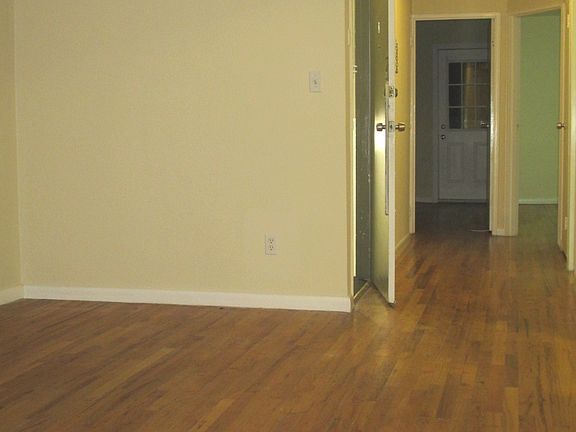 3rd image of 3127 73rd St