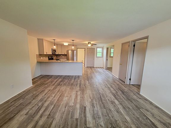 2nd image of 190 Carbaugh Dr APT 2