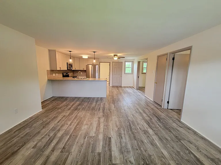 190 Carbaugh Dr — Photo 2