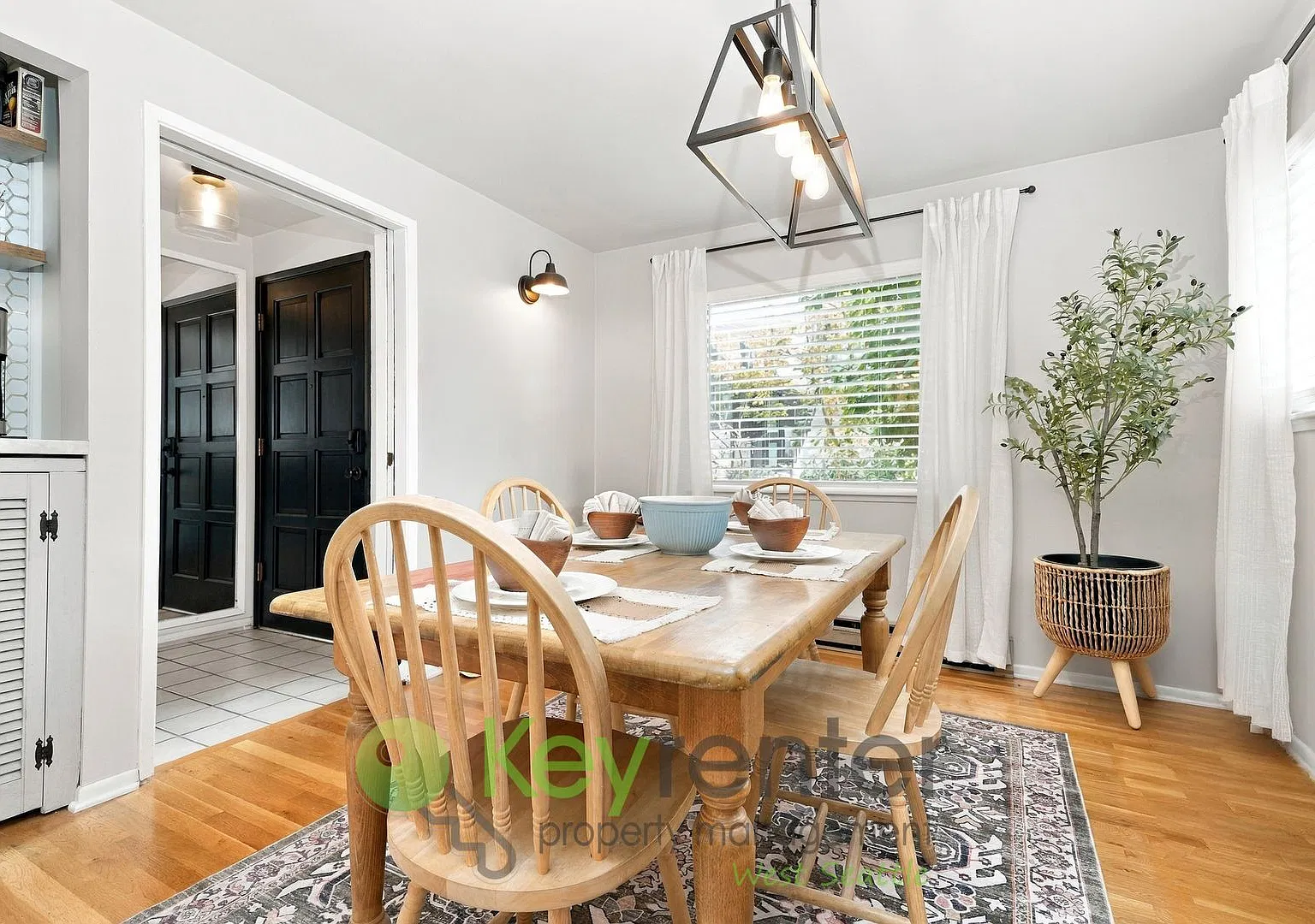 Modern Comfort Meets Outdoor Living in Seattle — Photo 3