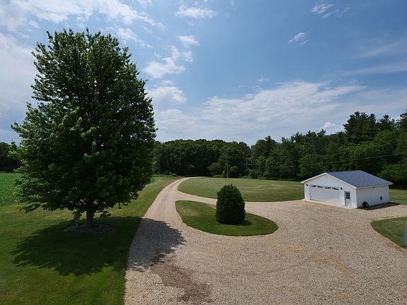 4th image of 9225 Henning Ln