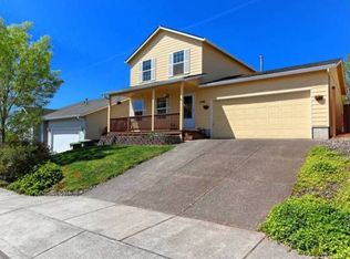 1090 SW Falcon Crest Dr, Dundee, OR 97115