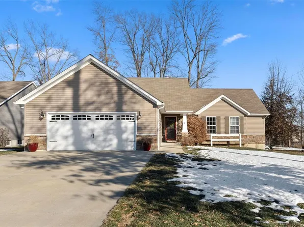 581 Long Train Dr, Troy, MO 63379
