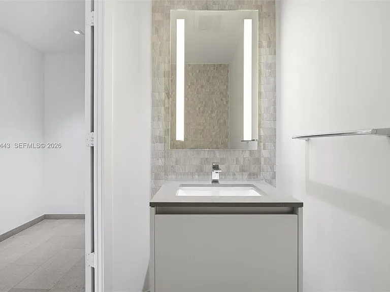 68 SE 6th St #2702 — Photo 46