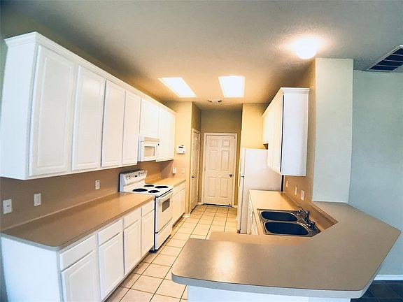 5th image of 17643 Olympic Park Ln
