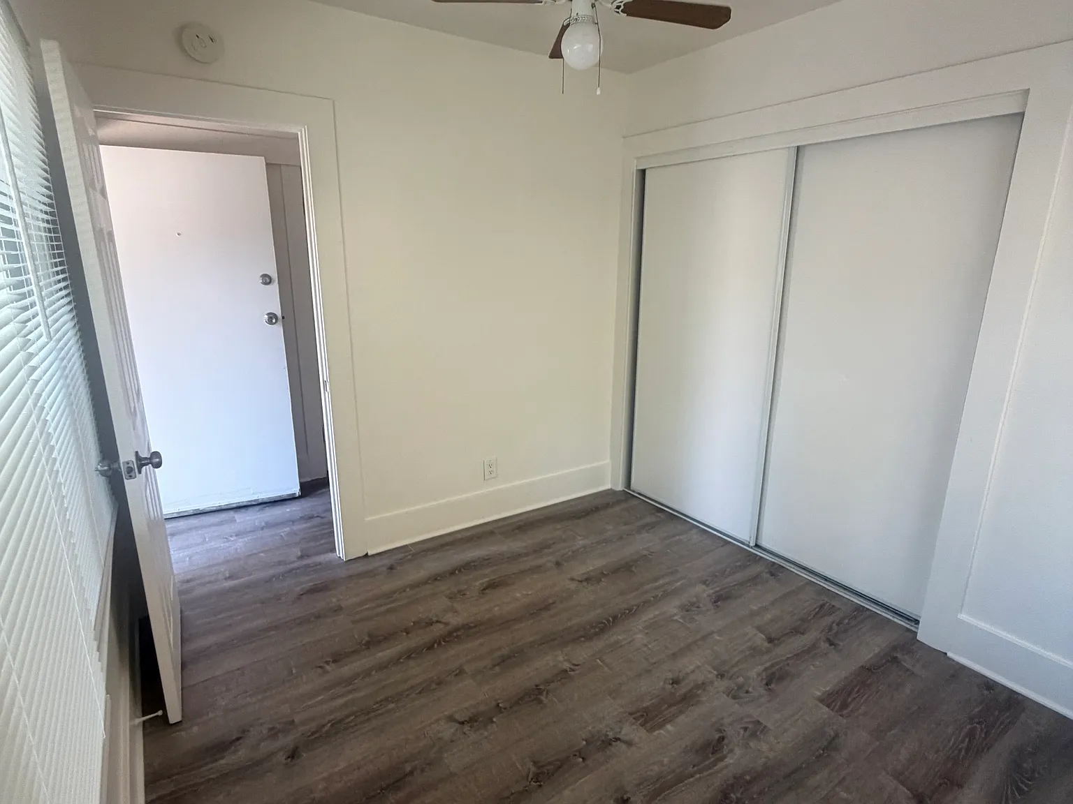 2 bed, 900 sqft, $2,300 — Photo 4