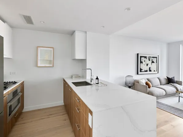 30 Halletts Point image 11 of 39