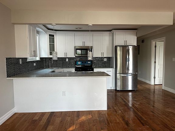 2nd image of 13211 160th St Floor 1