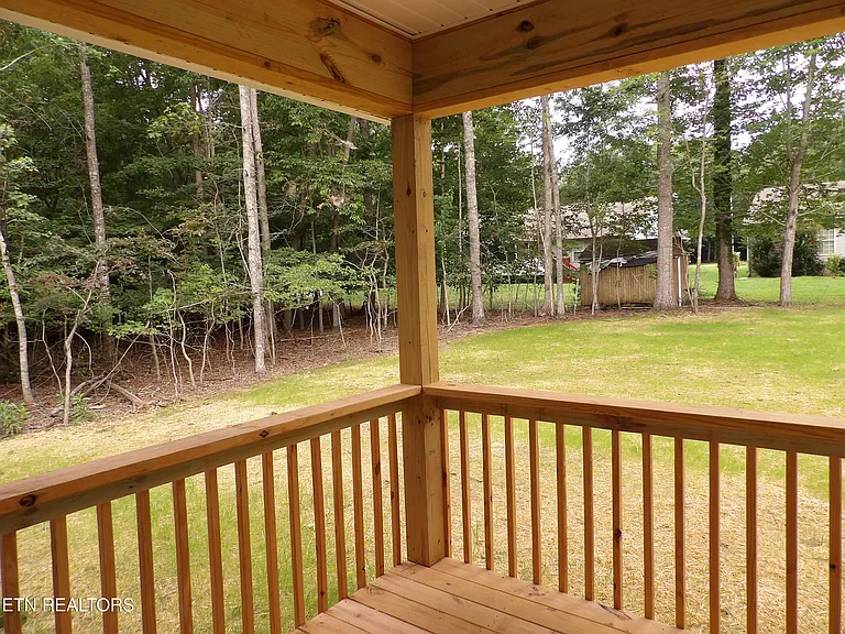 707 Oneida Ln — Photo 22