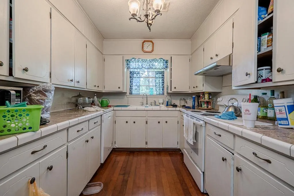 234 Arrowhead Dr — Photo 4
