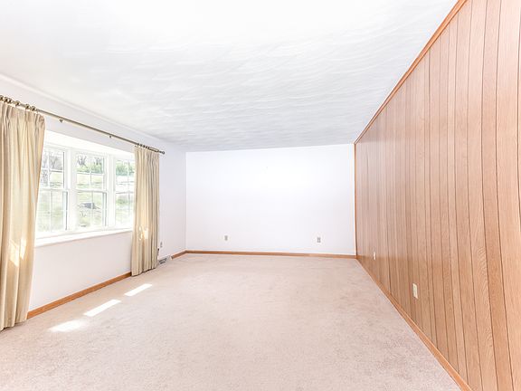 3rd image of 7211 Terry Dr