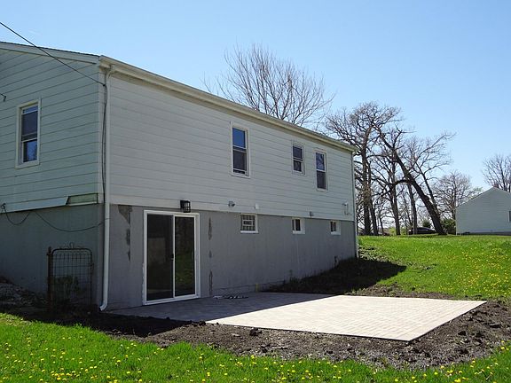 3rd image of 7832 Jonquil Ln