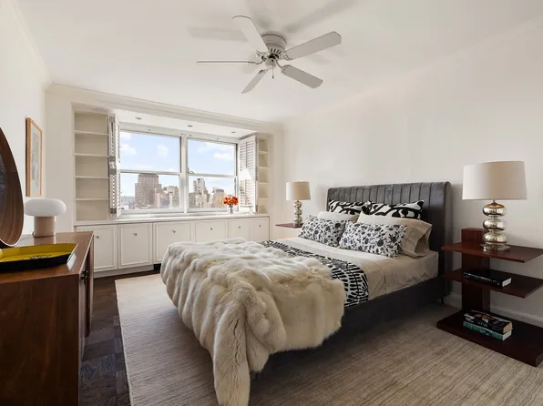 360 West 22nd Street image 8 of 13