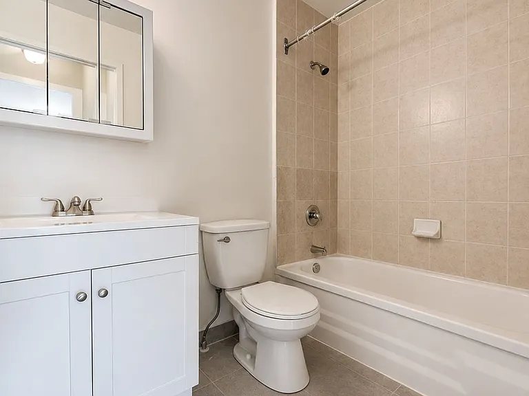 1665 Bloor St E #206 — Photo 7