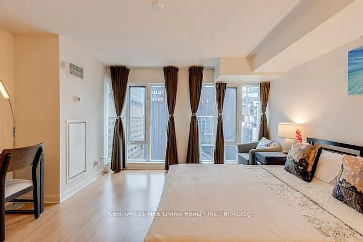 200 Victoria St #1317 — Photo 5