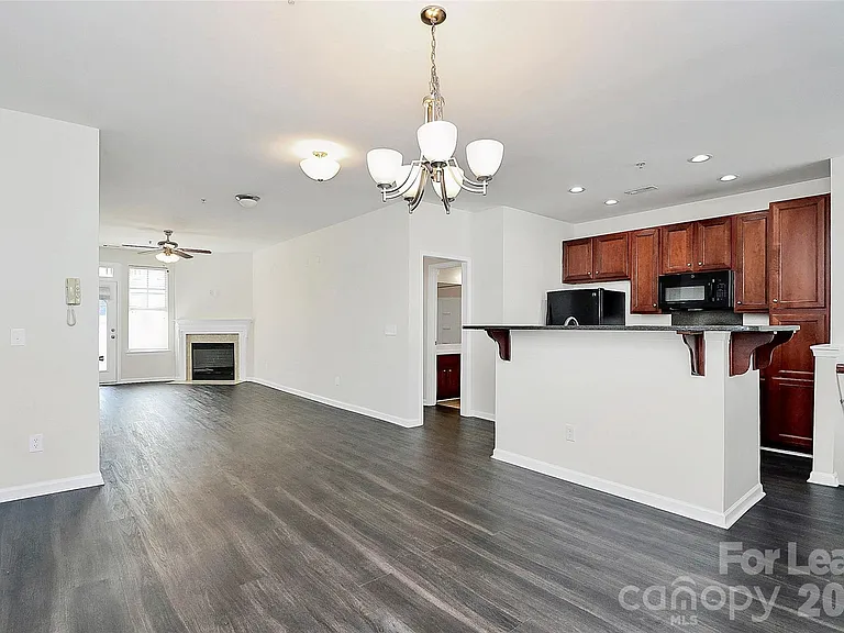1654 Walnut View Dr — Photo 12